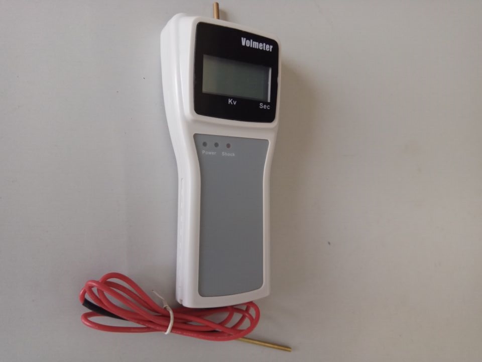 Portable-Digital-Voltmeter-for-electric-fence-energizer.jpg - P. S. L